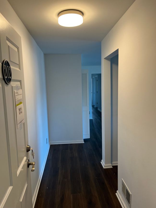 APT-202 - 6157 Orchard Lake Rd, Condo with 3 bedrooms, 2 bathrooms and null parking in West Bloomfield MI | Image 6