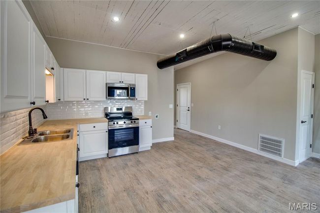 425 N Main St, Home with 0 bedrooms, 0 bathrooms and null parking in Carrollton IL | Image 23