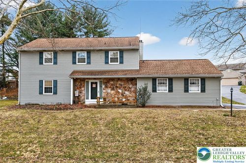 7914 Woodsbluff Run, FOGELSVILLE, PA, 18051-1537 | Card Image