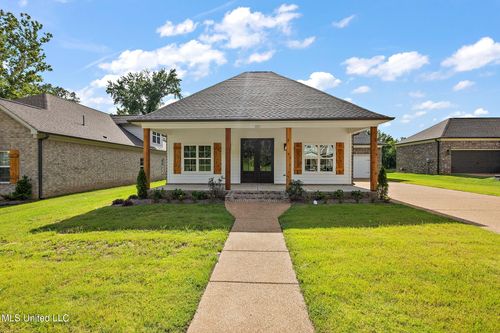 1375 Creekside Ln, Hernando, MS, 38632-1088 | Card Image