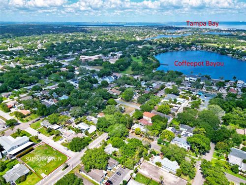 301 30th Ave N, St Petersburg, FL, 33704-2948 | Card Image