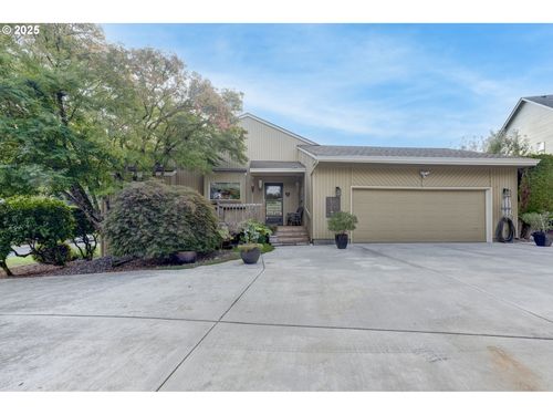 12829 Se Ott St, Clackamas, OR, 97015-8637 | Card Image