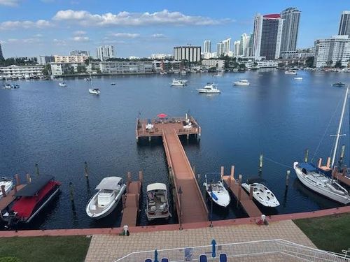45-400 Golden Isles Dr, Hallandale Beach, FL, 33009-7503 | Card Image