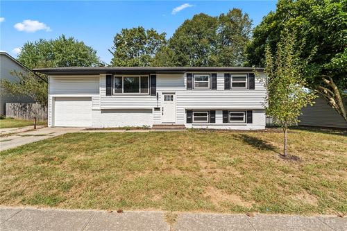 1015 Van Arden Dr, Vandalia, OH, 45377-2922 | Card Image