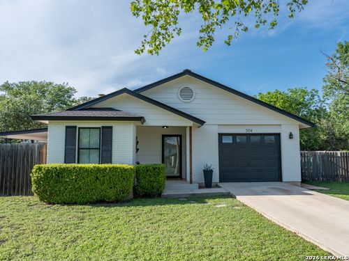 304 Bentwood Dr, Boerne, TX, 78006-1906 | Card Image