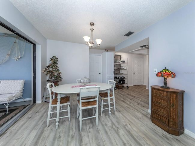 1740-C - 1740 Lake Place, Condo with 2 bedrooms, 2 bathrooms and null parking in Venice FL | Image 9