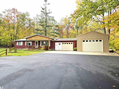 3313 Bennett Rd, Cheboygan, MI, 49721-9765 | Card Image