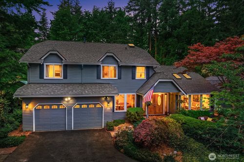 21422 Se 37th St, Sammamish, WA, 98075-9281 | Card Image