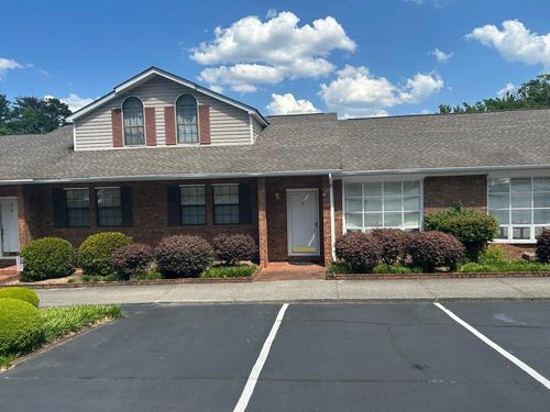 2205 Seminole Way, Dalton, GA, 30720-3241 | Card Image