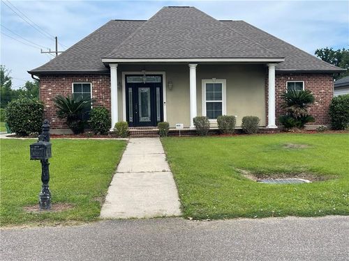 672 Gardenia St, La Place, LA, 70068-3018 | Card Image