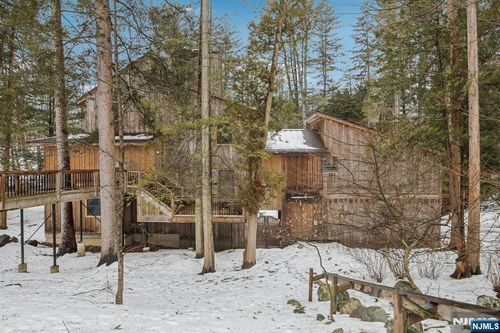 1044 Ramapo Valley Rd, Mahwah, NJ, 07430-2413 | Card Image