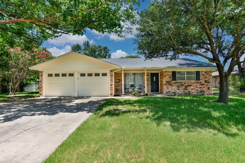 2005 Maplewood Dr, Gainesville, TX, 76240-3713 | Card Image
