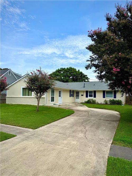3608 E Louisiana State Dr, Kenner, LA, 70065-2504 | Card Image