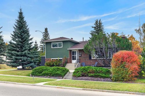 4124 19 St Nw, Calgary, AB, T2L2B6 | Card Image