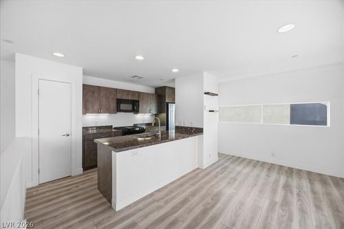 239 Dougram Ave, Las Vegas, NV, 89101-5647 | Card Image