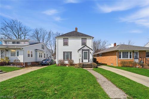 324 E 248th Street, Euclid, OH, 44123 | Card Image