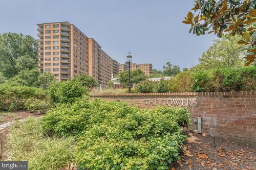 303e-4201 Cathedral Ave Nw, WASHINGTON, DC, 20016-4953 | Card Image