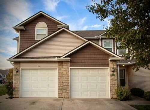 112 W Grant Dr, Raymore, MO, 64083-7802 | Card Image