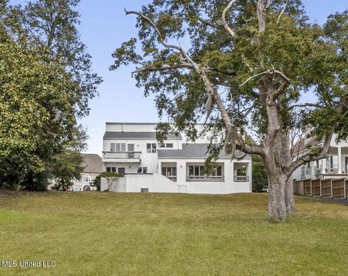 11 Bayou Pl, Gulfport, MS, 39503-6202 | Card Image