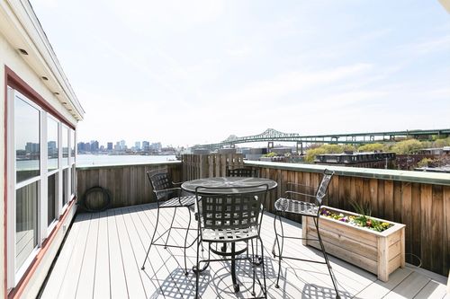 apt-7-37 Winnisimmet St, Chelsea, MA, 02150-2662 | Card Image