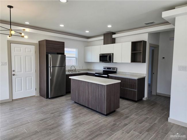 APT-1 - 3600 Frio Ave, Condo with 2 bedrooms, 2 bathrooms and 2 parking in McAllen TX | Image 7