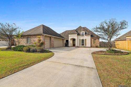 13417 Williamsburg Dr, Walker, LA, 70785-5527 | Card Image