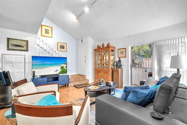 2133 Champions Way, Townhouse with 2 bedrooms, 2 bathrooms and null parking in North Lauderdale FL | Image 4