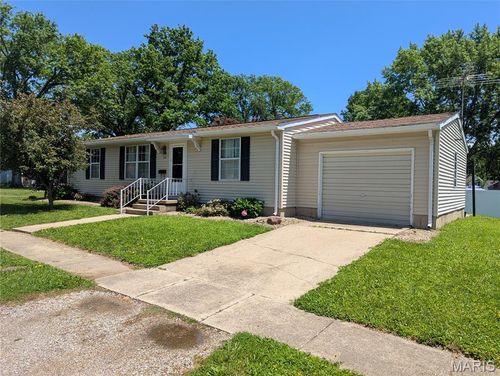 304 Charles Ave, Greenville, IL, 62246-1906 | Card Image