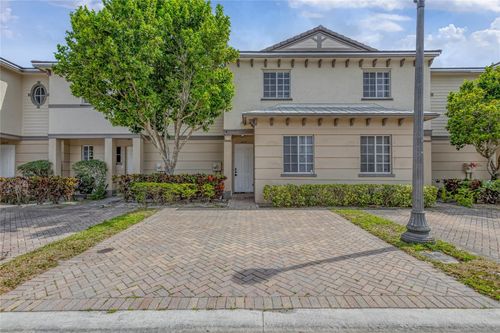 2037-2037 Nassau Dr, Riviera Beach, FL, 33404-6460 | Card Image