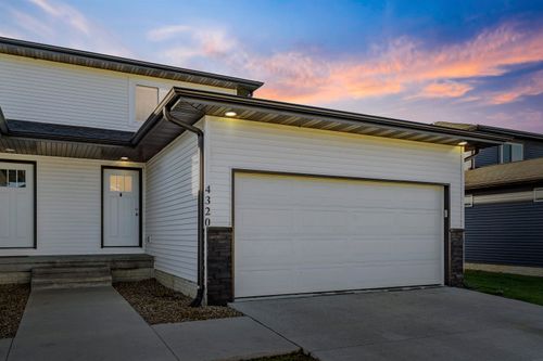 4320 Mourning Dove Dr, Waterloo, IA, 50702-6129 | Card Image