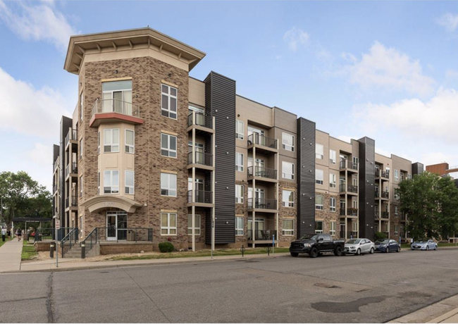 2600 University Street View | Image 18