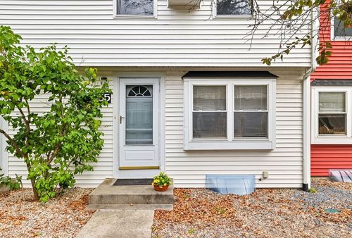 55-55 Pine Valley Dr, Falmouth, MA, 02540-2923 | Card Image
