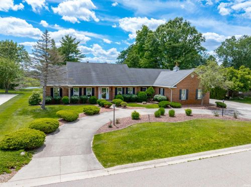 2817 E Prestwick Rd, Winona Lake, IN, 46590-8912 | Card Image