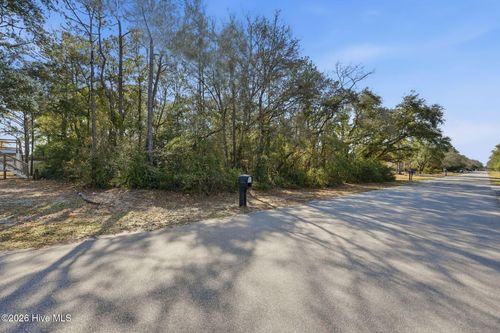 142 Ne 1st St, Oak Island, NC, 28465 | Card Image