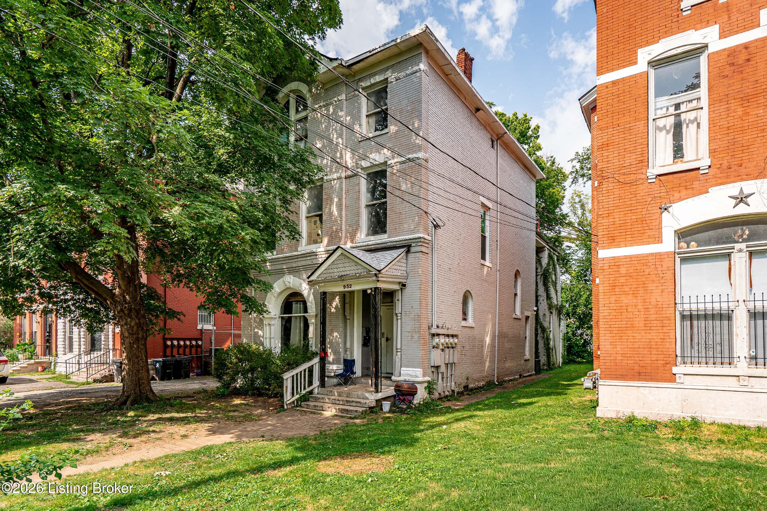 932 S 1St St, Louisville, KY 40203