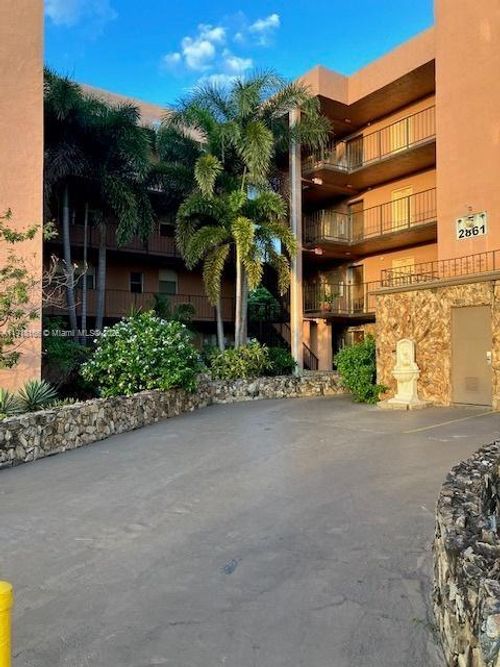 apt-409-2861 Somerset Dr, Lauderdale Lakes, FL, 33311-9340 | Card Image