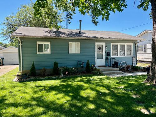 105 S Miller St, Clinton, IL, 61727-1801 | Card Image