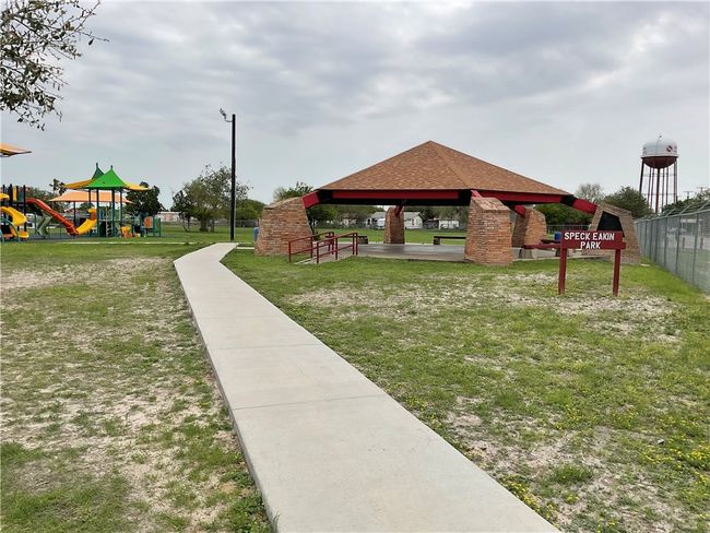 417 Avenue B, Home with 0 bedrooms, 0 bathrooms and null parking in Sinton TX | Image 9
