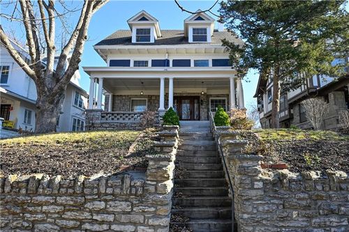 3703 Pennsylvania Ave, Kansas City, MO, 64111-2822 | Card Image