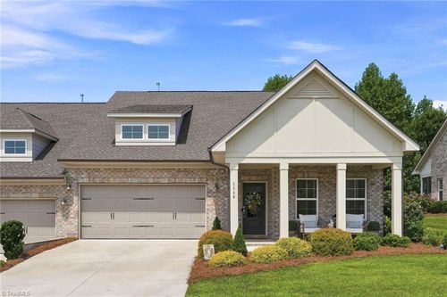 2046 Welden Ridge Rd, Kernersville, NC, 27284-4076 | Card Image