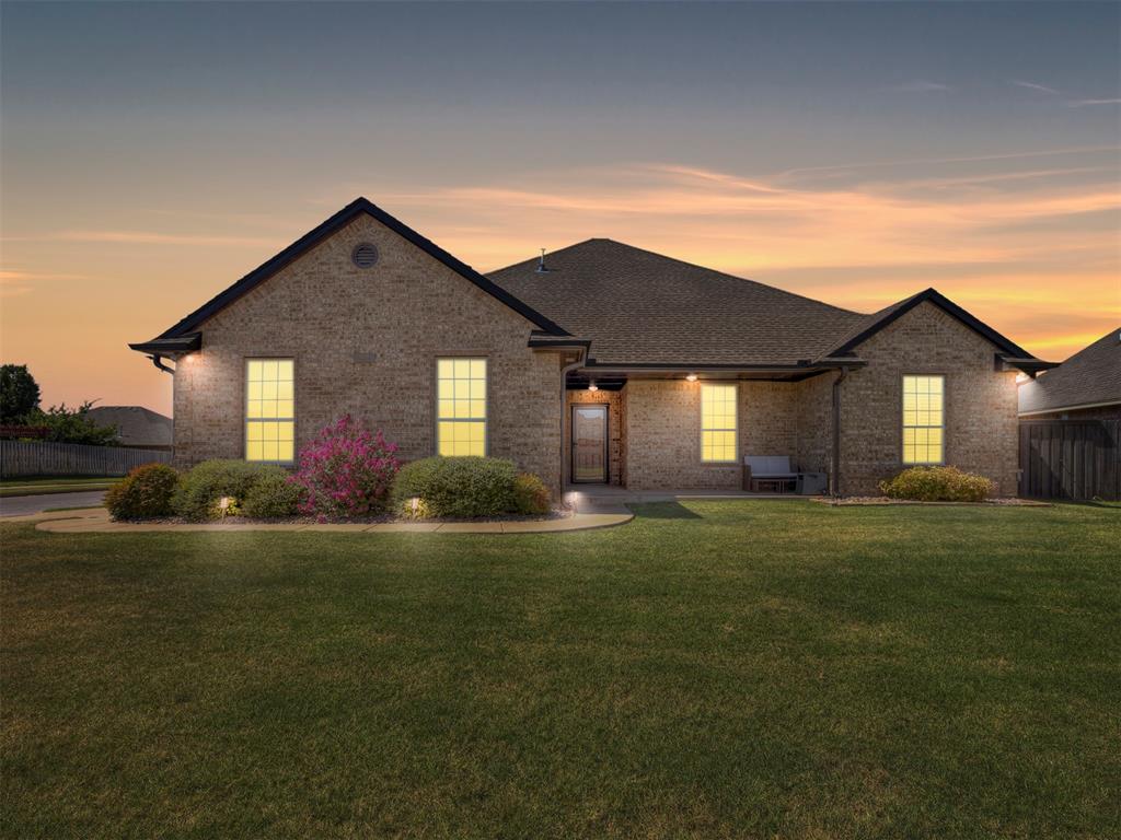 Julies Trl, Moore, OK 73160