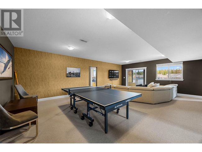 2022 Hugh Allan Dr, House other with 6 bedrooms, 3 bathrooms and 6 parking in Kamloops BC | Image 25