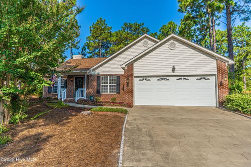 8 White Ct, Pinehurst, NC, 28374-7074 | Card Image