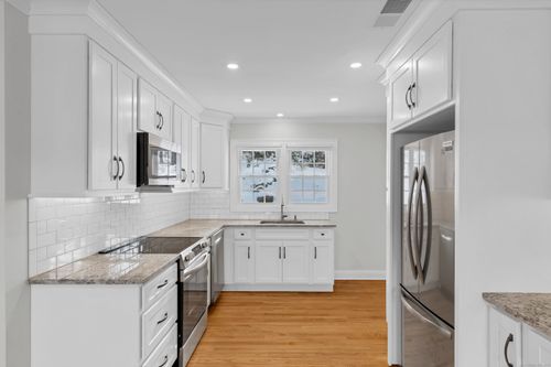 apt-4-122 North Street, Guilford, CT, 06437 | Card Image