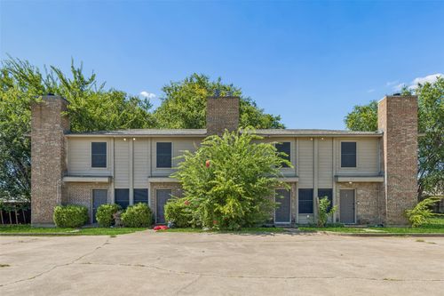 313 Cambridge Dr, Saginaw, TX, 76179-1243 | Card Image
