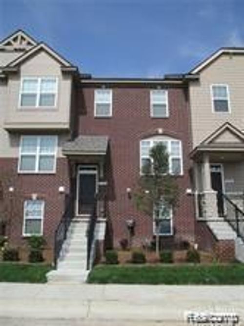 2578 Helmsdale Cir, Rochester Hills, MI, 48307-4295 | Card Image