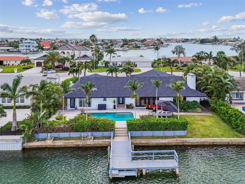 221 Howard Dr, BELLEAIR BEACH, FL, 33786-3533 | Card Image