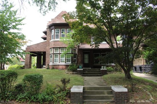 9501 Shakespeare Pkwy, Cleveland, OH, 44108-3365 | Card Image
