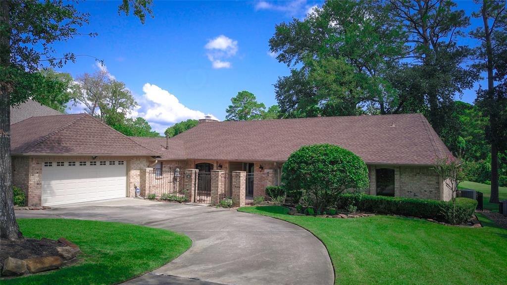 April Waters Dr, Montgomery, TX 77356