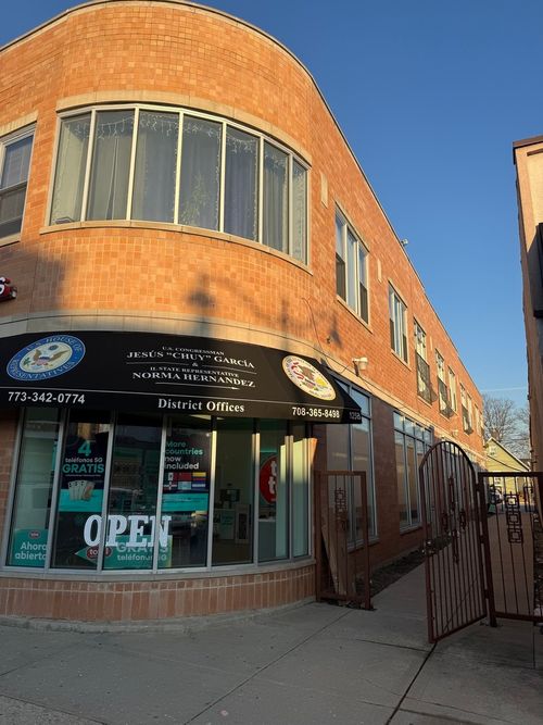 2e-127 N 19th Ave, Melrose Park, IL, 60160-3702 | Card Image